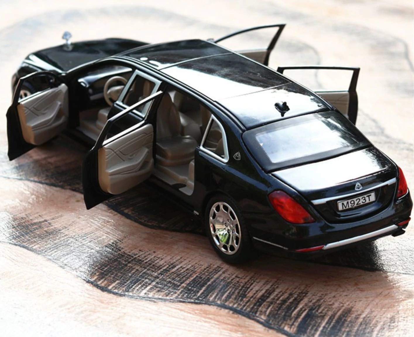 1:32 Scale Exclusive Alloy Metal Pull Back Die-cast Car Model with Sound Light Mini Auto Toy for Kids Metal Model Toy Car with Sound and Light? (Maybach S 600 Limousine - Multi-1)