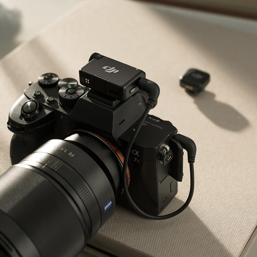 DJI Mic Mini Microphone (2 TX Microphone + 1 RX Receiver + 1 Charging Case) BR - DJI126